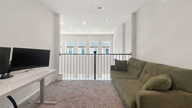 8277 Huron Peak Drive, Frisco, TX 75034
