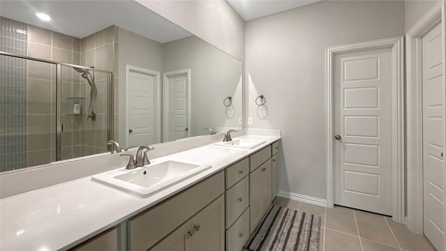 8277 Huron Peak Drive, Frisco, TX 75034