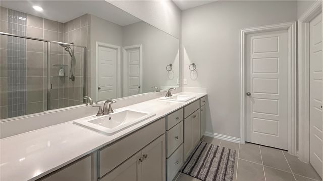 8277 Huron Peak Drive, Frisco, TX 75034