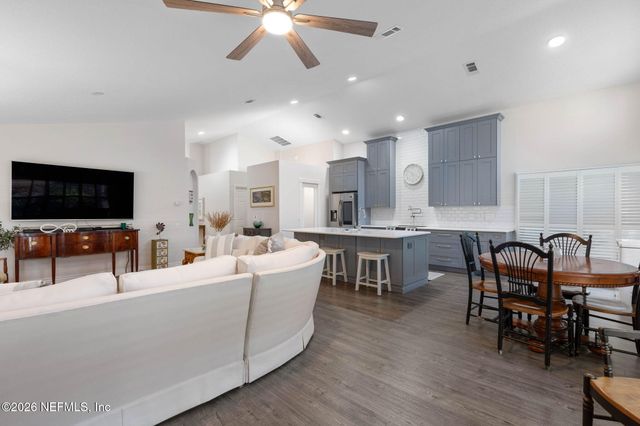 2 GLENEAGLES Place, Palm Coast, FL 32137