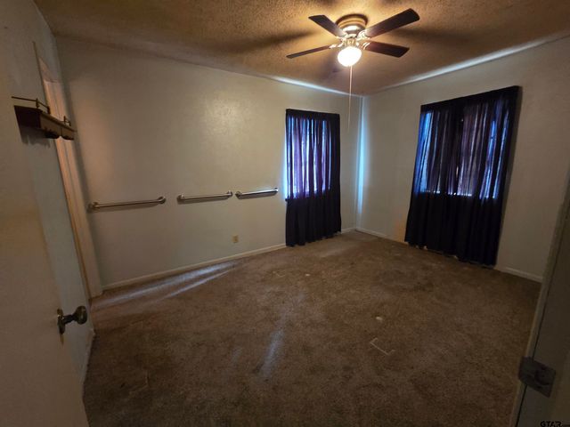 10614 Charelle Rd, Flint, TX 75762