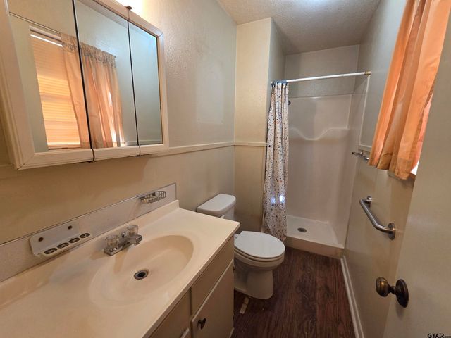 10614 Charelle Rd, Flint, TX 75762