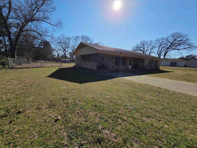 10614 Charelle Rd, Flint, TX 75762