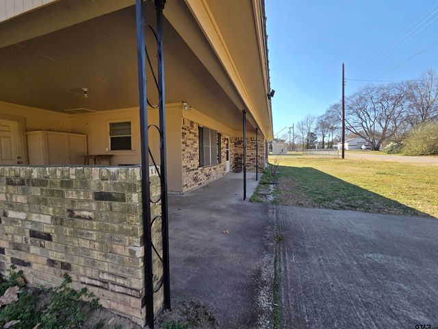 10614 Charelle Rd, Flint, TX 75762