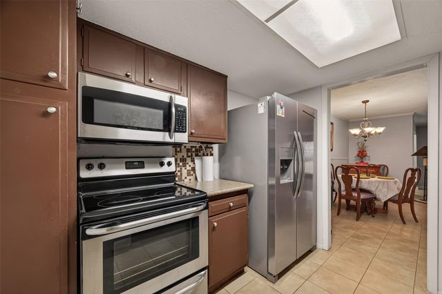 3834 Laura Leigh Drive, Friendswood, TX 77546