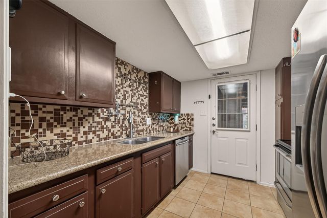 3834 Laura Leigh Drive, Friendswood, TX 77546