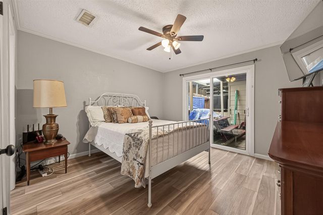 3834 Laura Leigh Drive, Friendswood, TX 77546