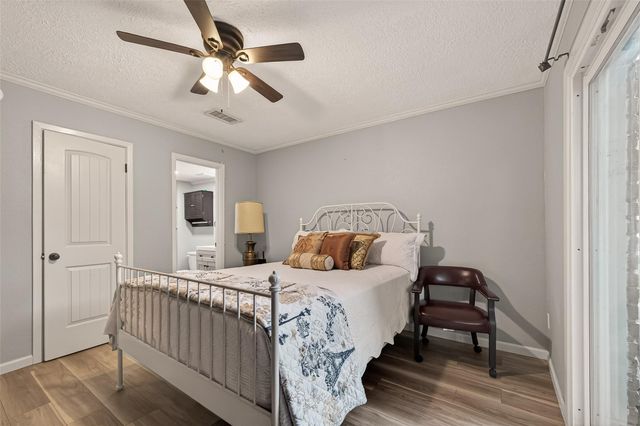 3834 Laura Leigh Drive, Friendswood, TX 77546