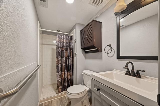 3834 Laura Leigh Drive, Friendswood, TX 77546