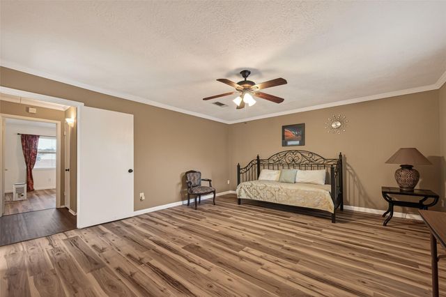 3834 Laura Leigh Drive, Friendswood, TX 77546