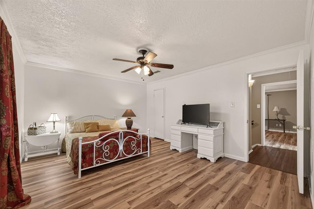 3834 Laura Leigh Drive, Friendswood, TX 77546