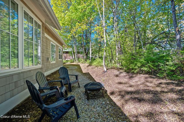 306 Eskridge Place, Dover, ID 83825