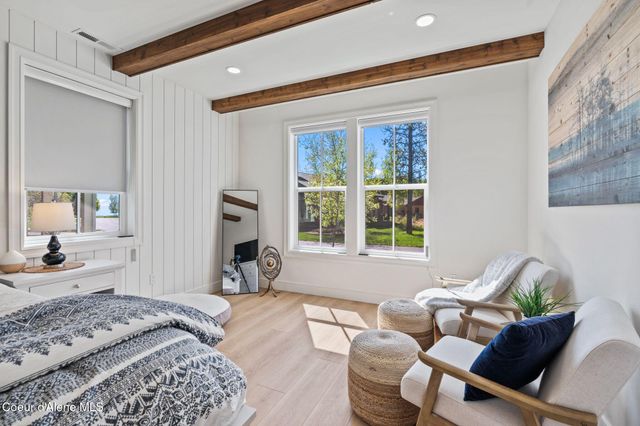 306 Eskridge Place, Dover, ID 83825