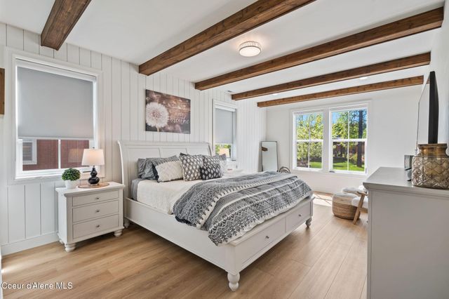 306 Eskridge Place, Dover, ID 83825