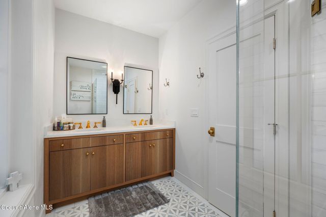 306 Eskridge Place, Dover, ID 83825