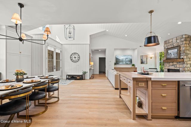 306 Eskridge Place, Dover, ID 83825