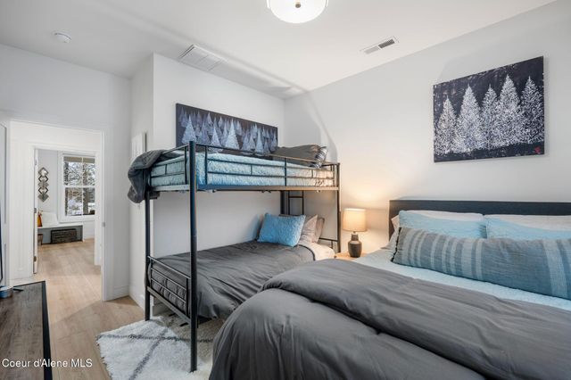 306 Eskridge Place, Dover, ID 83825