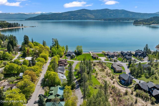 306 Eskridge Place, Dover, ID 83825