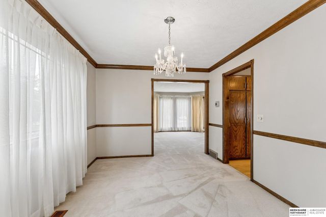 603 Dearborn Circle, Papillion, NE 68046