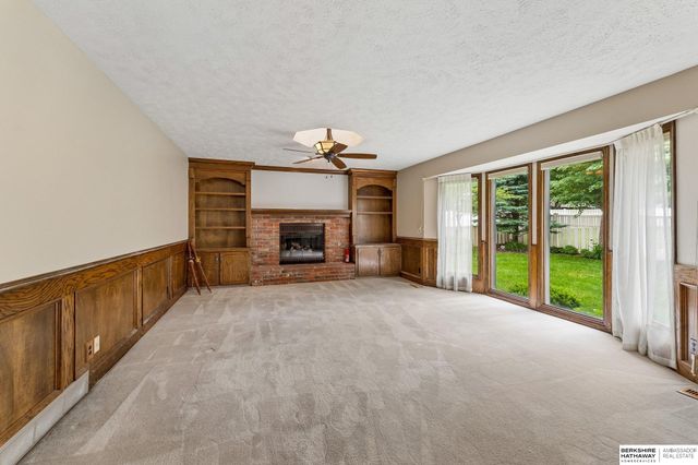 603 Dearborn Circle, Papillion, NE 68046