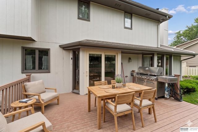 603 Dearborn Circle, Papillion, NE 68046