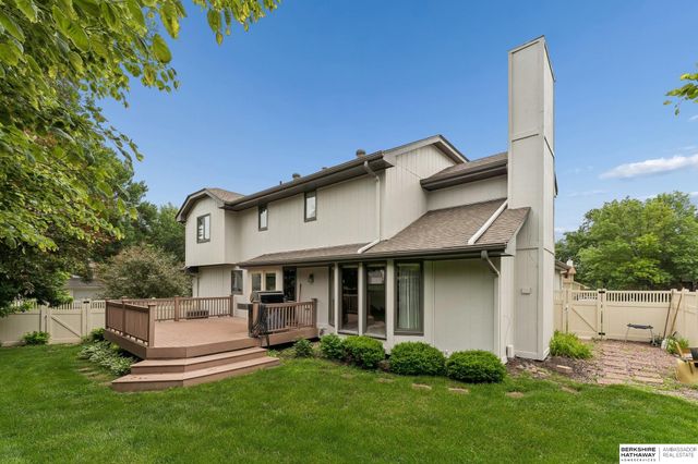 603 Dearborn Circle, Papillion, NE 68046