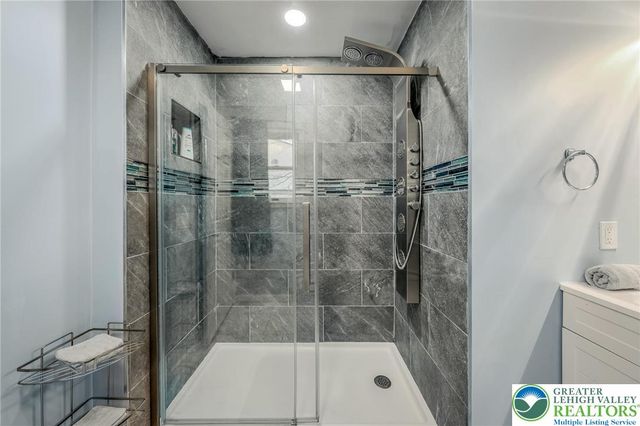 117 St Regis Walk, Coolbaugh Twp, PA 18466