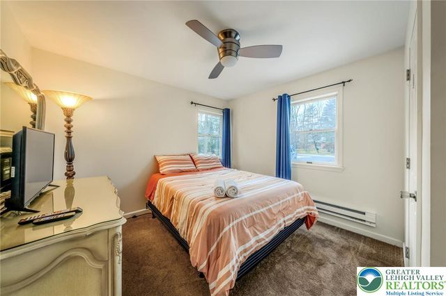 117 St Regis Walk, Coolbaugh Twp, PA 18466