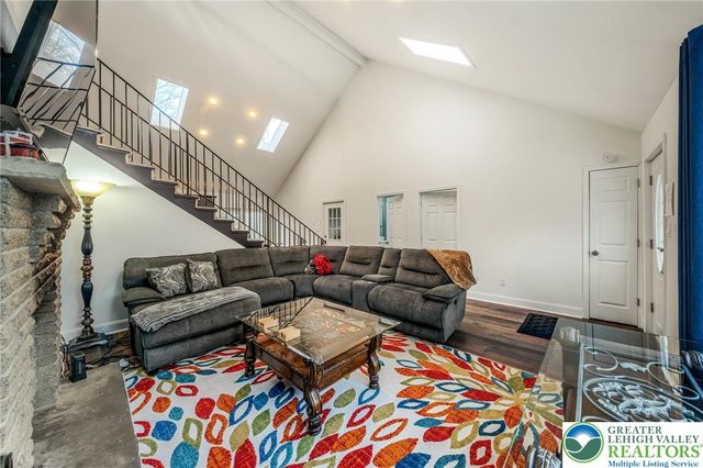 117 St Regis Walk, Coolbaugh Twp, PA 18466