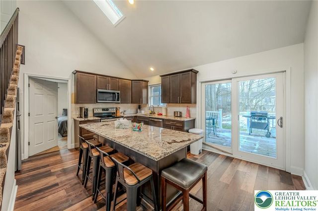 117 St Regis Walk, Coolbaugh Twp, PA 18466