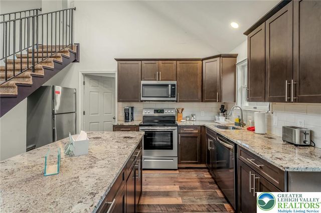 117 St Regis Walk, Coolbaugh Twp, PA 18466