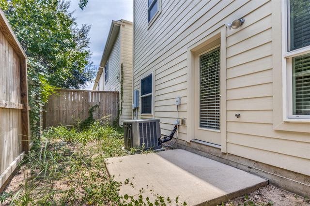 8775 Bryam, Houston, TX 77061