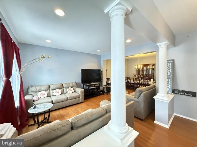 145 KENSINGTON DR, Lehman, PA 18324