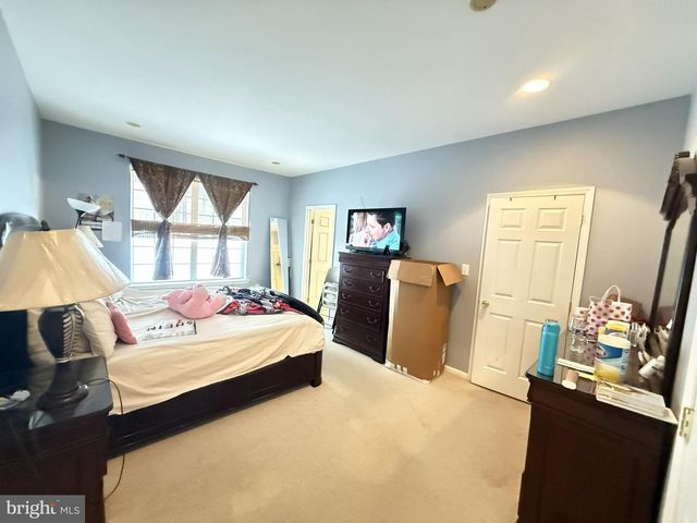 145 KENSINGTON DR, Lehman, PA 18324