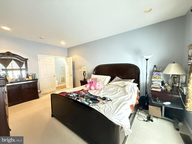 145 KENSINGTON DR, Lehman, PA 18324