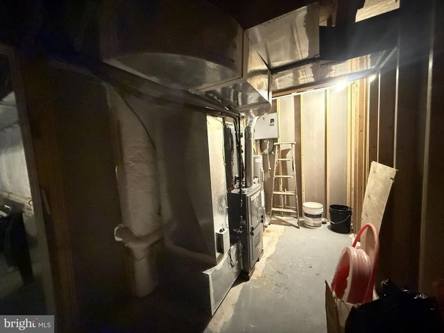 145 KENSINGTON DR, Lehman, PA 18324