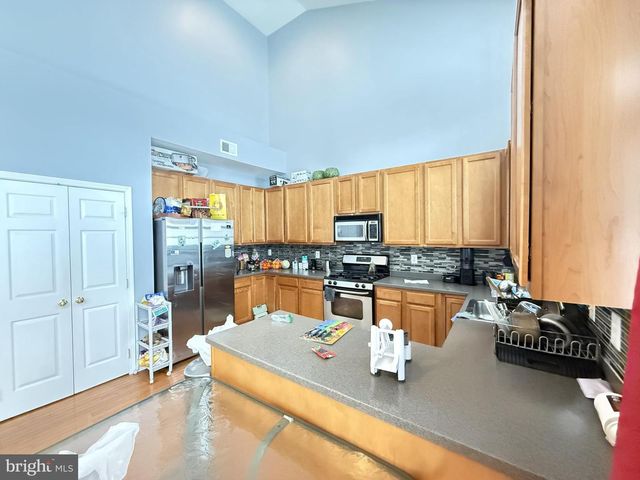 145 KENSINGTON DR, Lehman, PA 18324