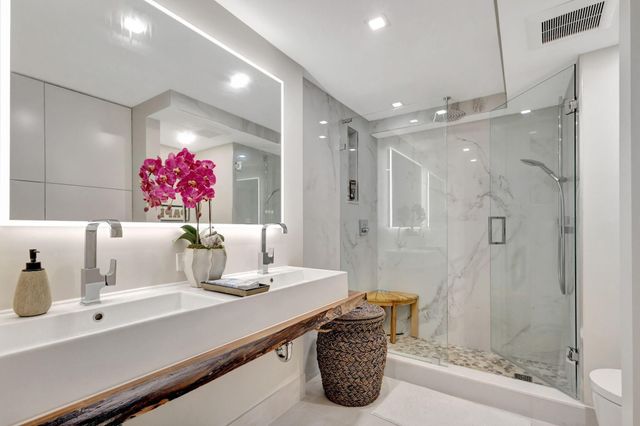 5460 N Ocean Drive 7-C, Singer Island, FL 33404