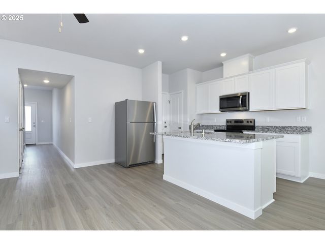 951 Ne 14TH St, Battle Ground, WA 98604