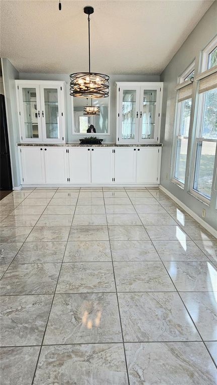 Image 14 of property listing at 933 OLEANDER STREET, Lady Lake, FL 32159