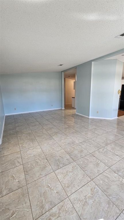 Image 15 of property listing at 933 OLEANDER STREET, Lady Lake, FL 32159