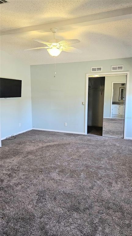 Image 23 of property listing at 933 OLEANDER STREET, Lady Lake, FL 32159