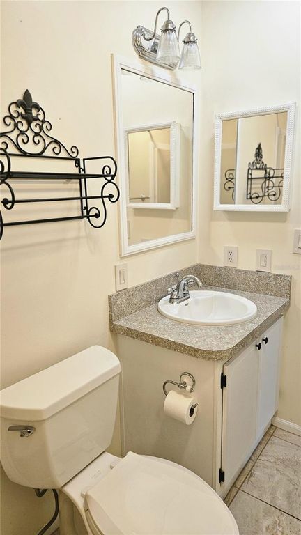 Image 29 of property listing at 933 OLEANDER STREET, Lady Lake, FL 32159