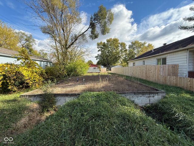 1727 N Gladstone Avenue, Indianapolis, IN 46218