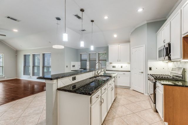 2472 Deerwood Drive, Little Elm, TX 75068