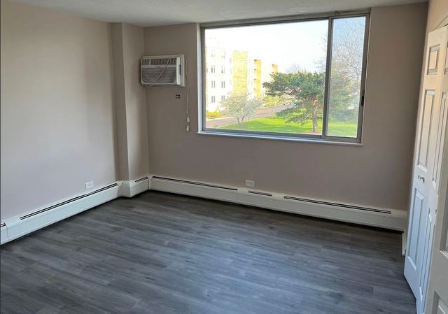 2211 S Stewart Avenue 3B, Lombard, IL 60148