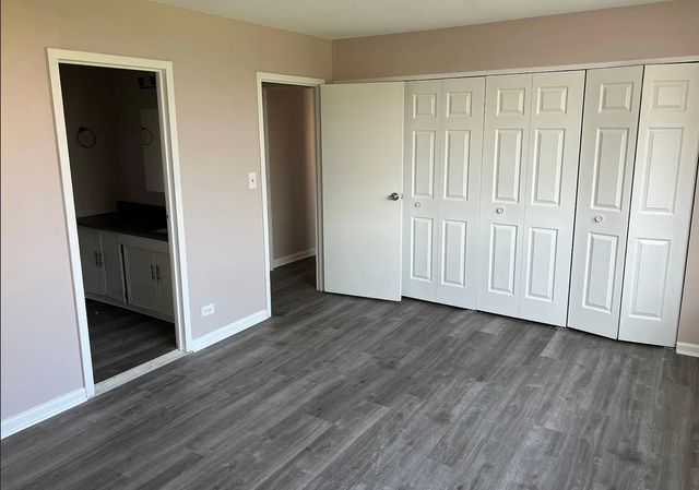 2211 S Stewart Avenue 3B, Lombard, IL 60148