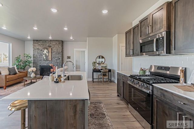 6455 Ender Ln, Idaho Falls, ID 83401