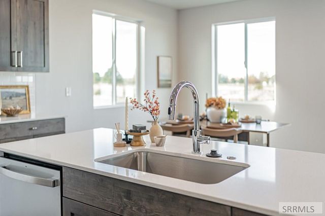 6455 Ender Ln, Idaho Falls, ID 83401