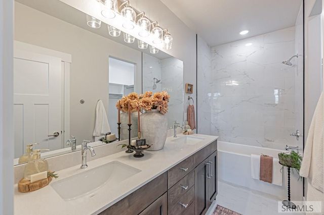 6455 Ender Ln, Idaho Falls, ID 83401